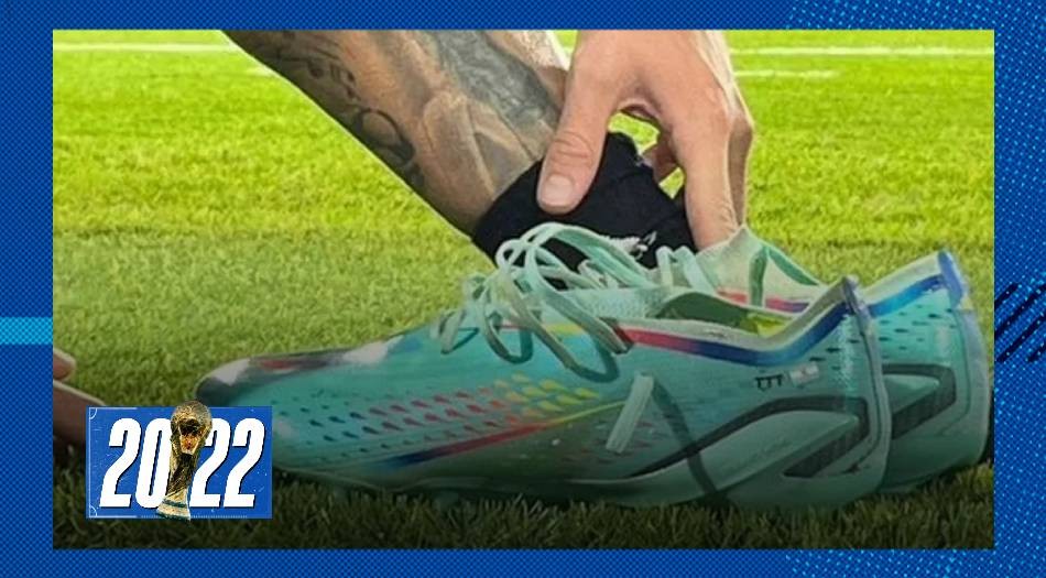 "TTT": los botines de Rodrigo de Paul con dedicatoria a Tini | Deportes