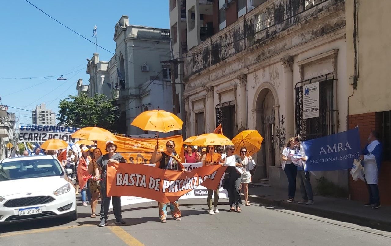 Los médicos y profesionales de la salud se manifestaron en Casa de Gobierno | Noticias