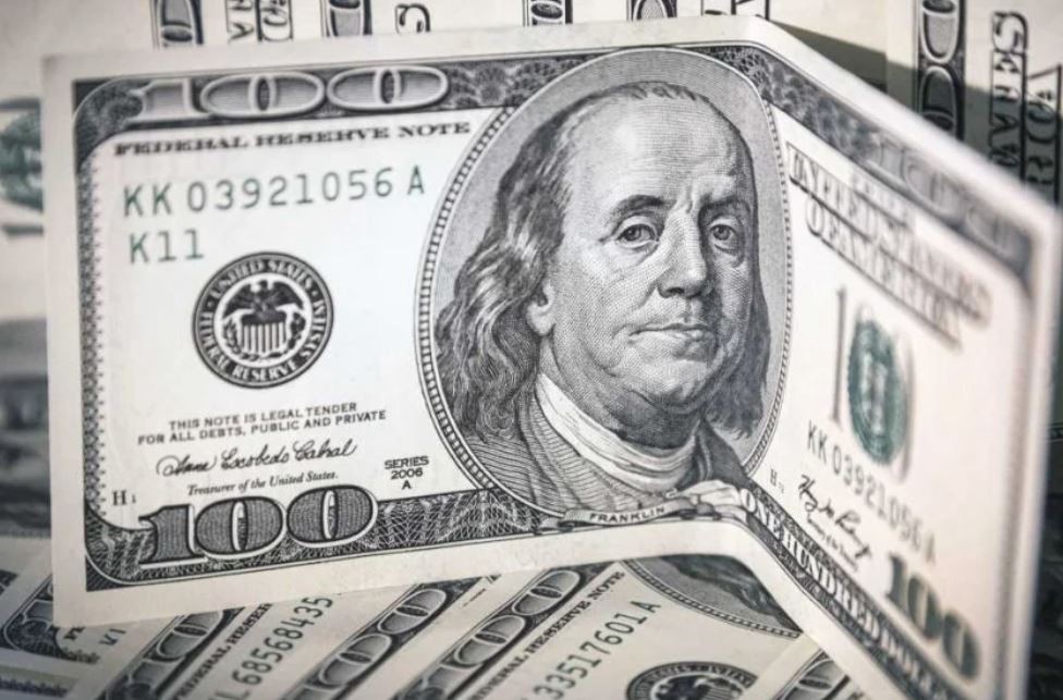 Dólar blue: bajó pero se mantiene por encima de los $300 | Información General