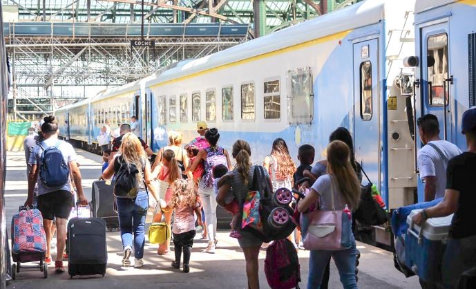 Fin de semana largo: más de 1,5 millones de argentinos viajaron por el país y generaron $27 mil millones | Información General