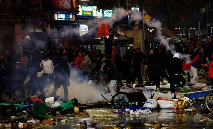 Disturbios en Bruselas por la derrota de Bélgica en Qatar 2022: autos incendiados y pelea con la policía | Deportes