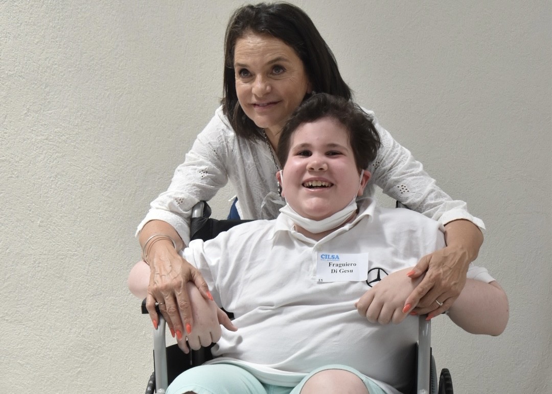 Viviana Sáez acompañó la entrega de elementos ortopédicos que realizó CILSA | Espectaculos