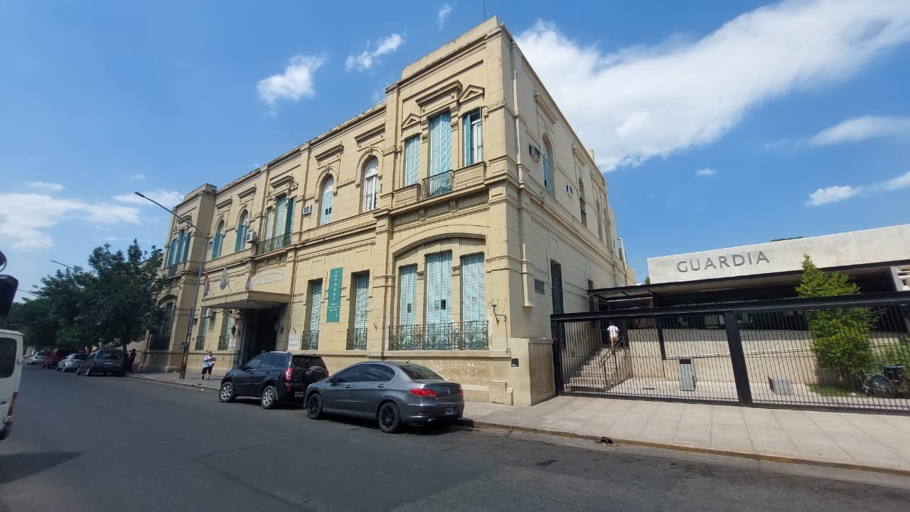 Lo balearon en la cara para intentar robarle la moto | Policiales