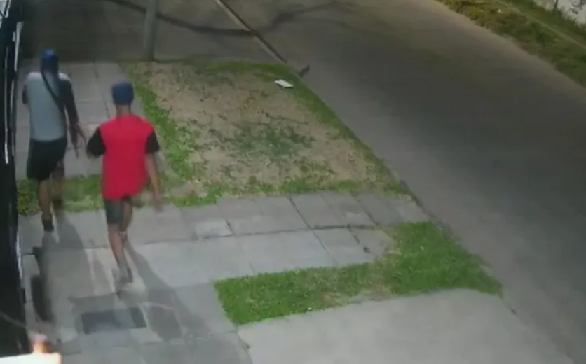 Insólito: Forzaron el portón, le robaron el auto y a la hora volvieron por la moto | Noticias