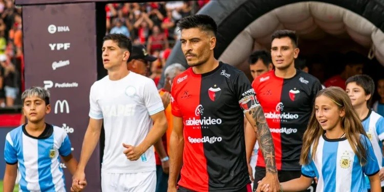 Colón cayó en el debut en la Liga de local frente a Lanús | Deportes