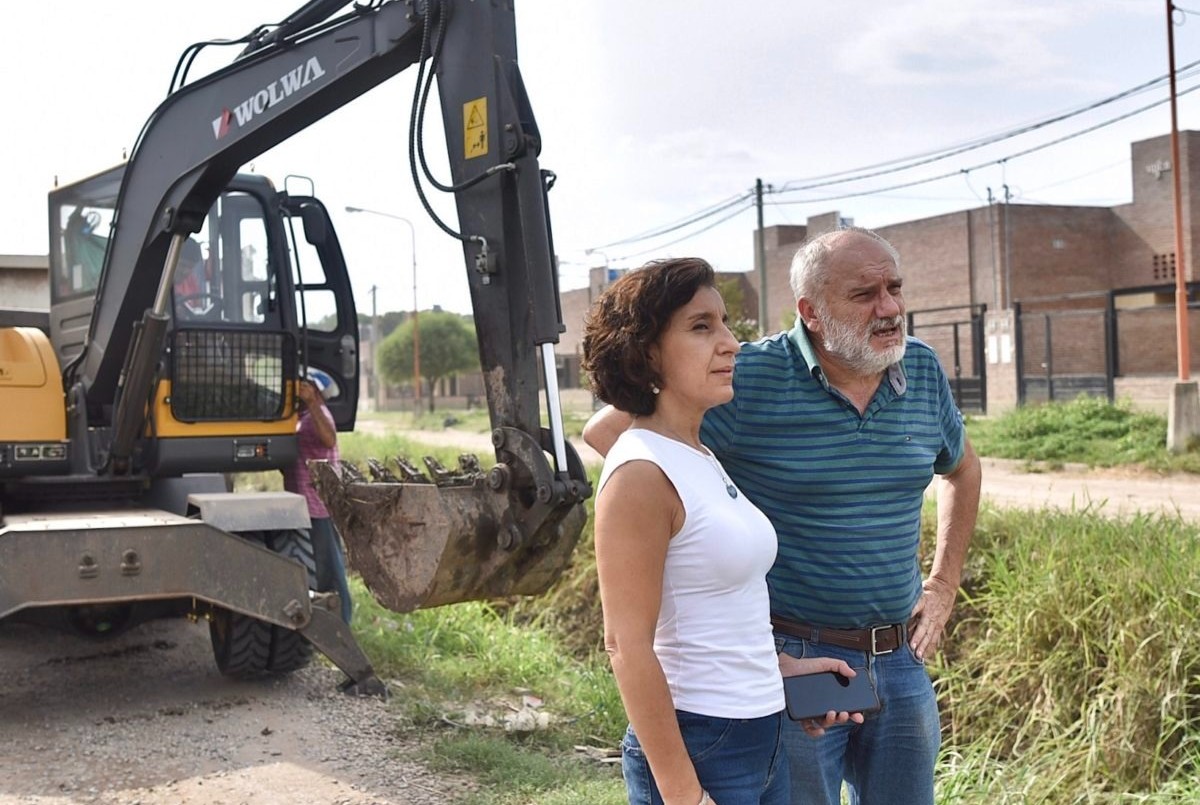 La Municipalidad avanza con la limpieza anual de canales a cielo abierto | Información General