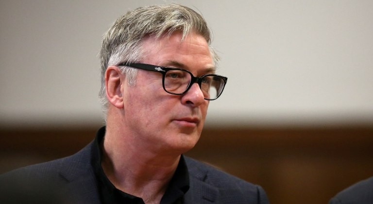 Alec Baldwin fue inculpado formalmente por la muerte de una mujer en el rodaje del film "Rust" | Espectaculos
