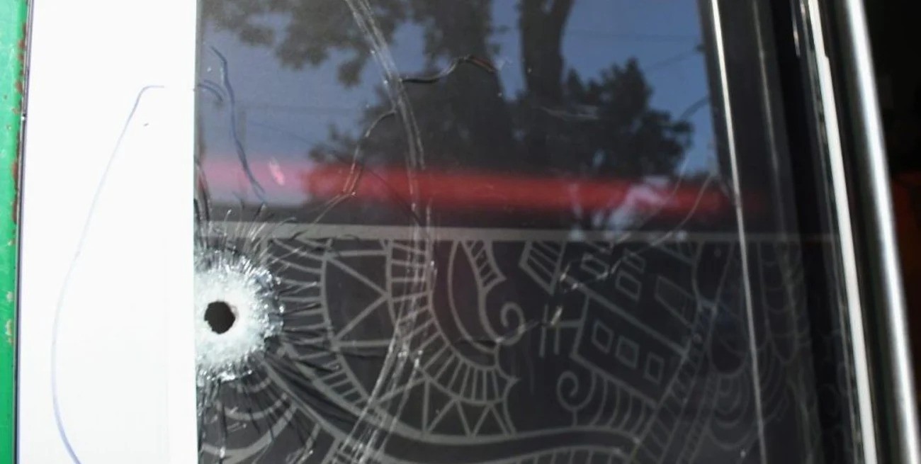 Balacera contra una sucursal bancaria en Rosario | Policiales