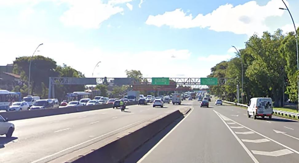 Buenos Aires: Discutió con su pareja, se tiró del auto en movimiento y está internada | Nacionales