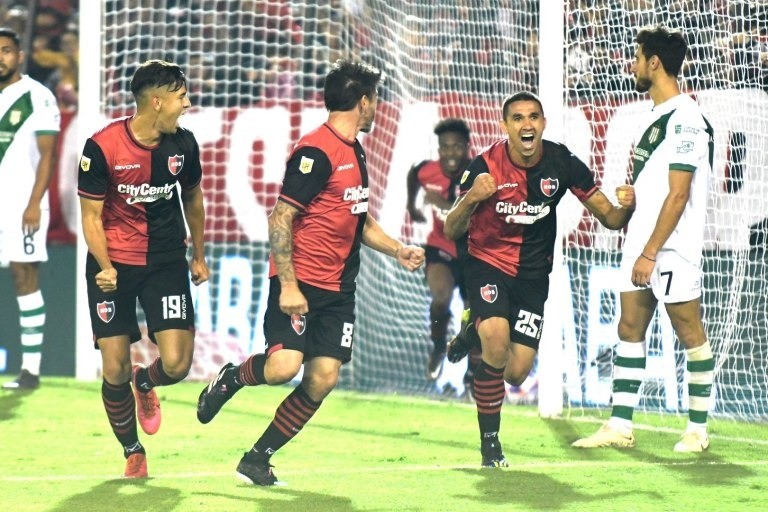 En el último suspiro, Newell's se llevó todo ante Banfield y se acerca a la cima | Deportes
