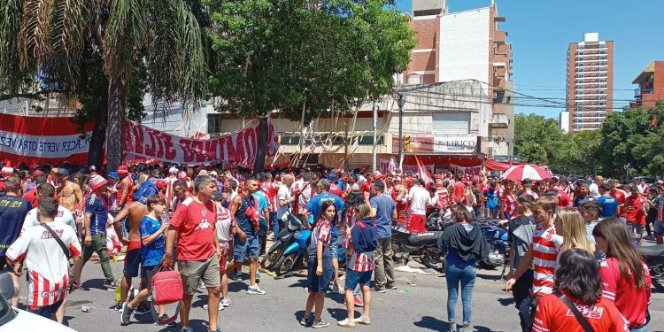 Los hinchas de Unión hacen su previa tradicional sobre Boulevard | Deportes