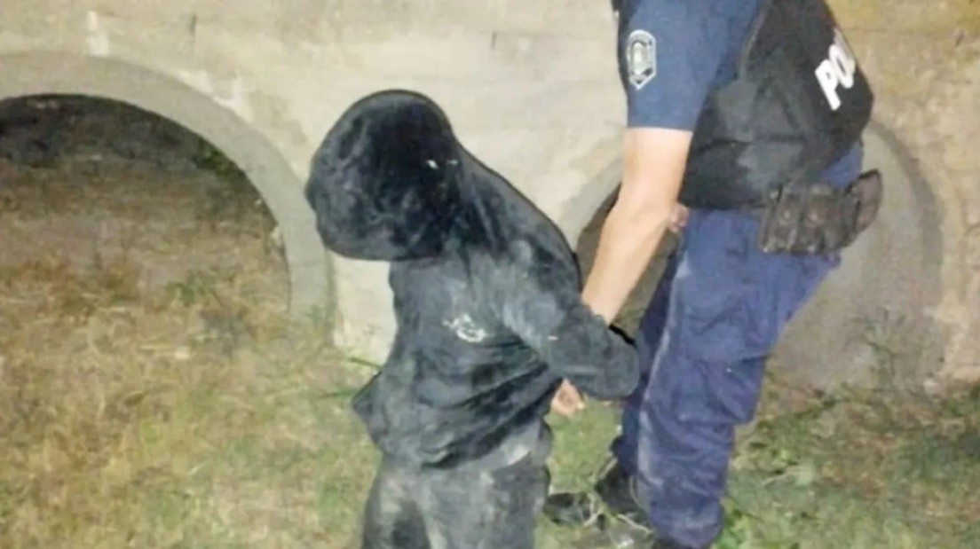 Policía persiguió con su auto a un motochorro de 16 años y lo mató: detuvieron al cómplice, también menor | Policiales