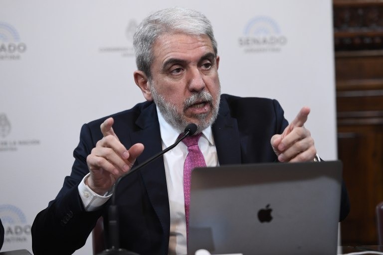 Revelan que el Gobierno compró 100 pistolas taser sin licitación | Nacionales