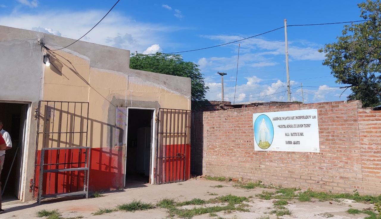 "Santa Fe Solidaria", la campaña de útiles escolares a beneficio de los Sin Techo | Juntos y solidarios