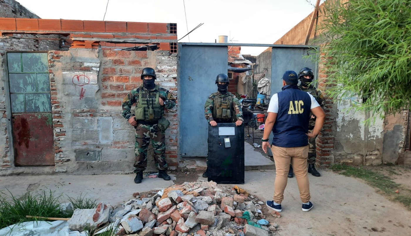 Allanamientos de la Agencia de Investigación Criminal por un hecho de robo calificado en Guadalupe | Policiales