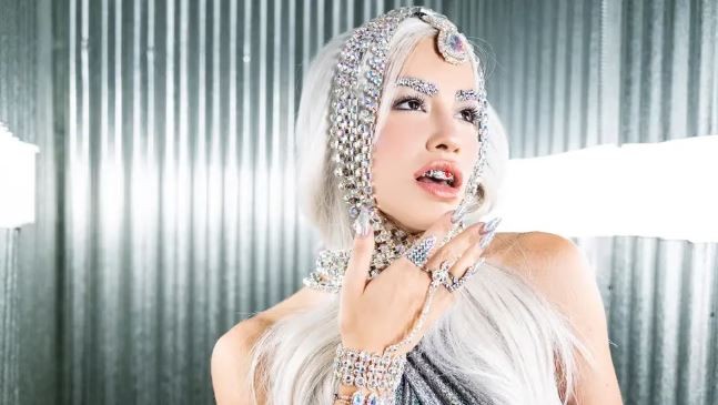 Lali estrenó "Cómprame un Brishito" antes de su show en el estadio de Vélez Sarsfield | Espectaculos