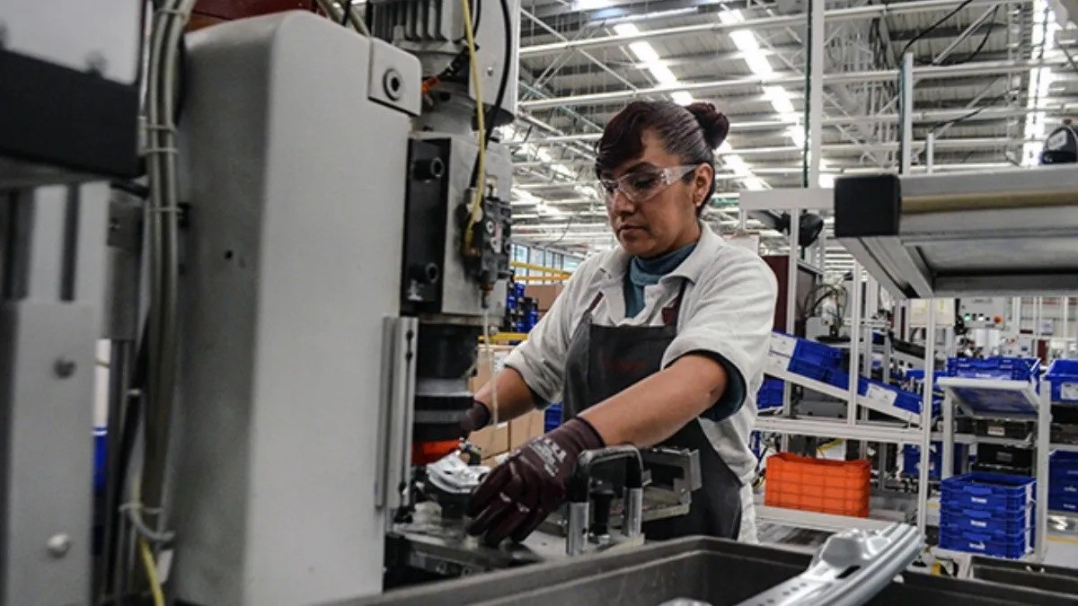 Las mujeres alcanzaron una tasa de actividad histórica en 2022 | Información General