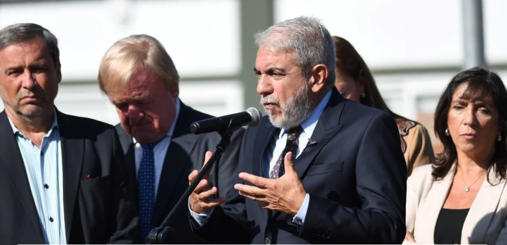El Ministro de Seguridad de la Nación abandonó enojado la conferencia de prensa en Rosario | Noticias