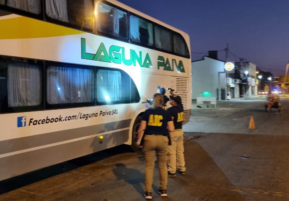 La Agencia de Investigación Criminal intervino en la pericia del micro baleado | Policiales