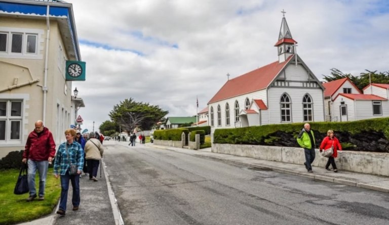 Cuántos habitantes de las Islas Malvinas se definen como argentinos | Información General