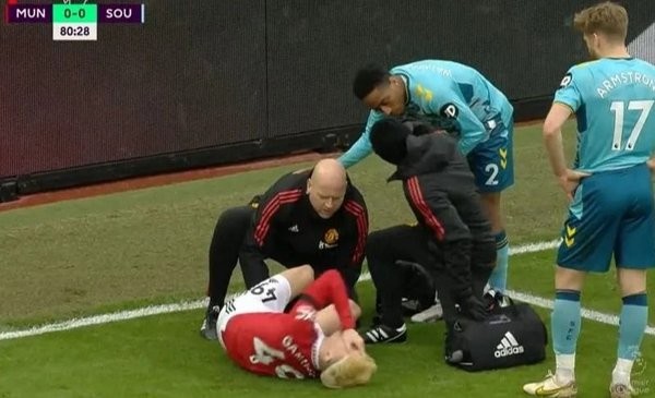 Preocupación por la lesión de Garnacho en la previa de los amistosos de Argentina | Deportes