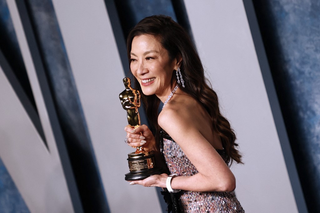 Michelle Yeoh, primera asiática en ganar el Oscar a la mejor actriz | Espectaculos