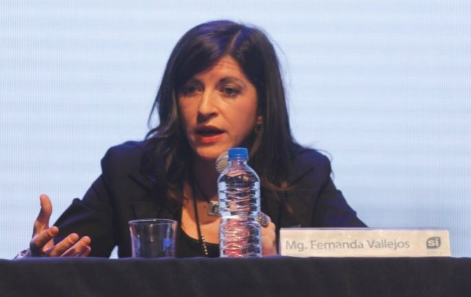 Vallejos reconoció que hoy “el que puede busca refugiarse en el dólar” y que "se crean empleos pero precarios" | Nacionales