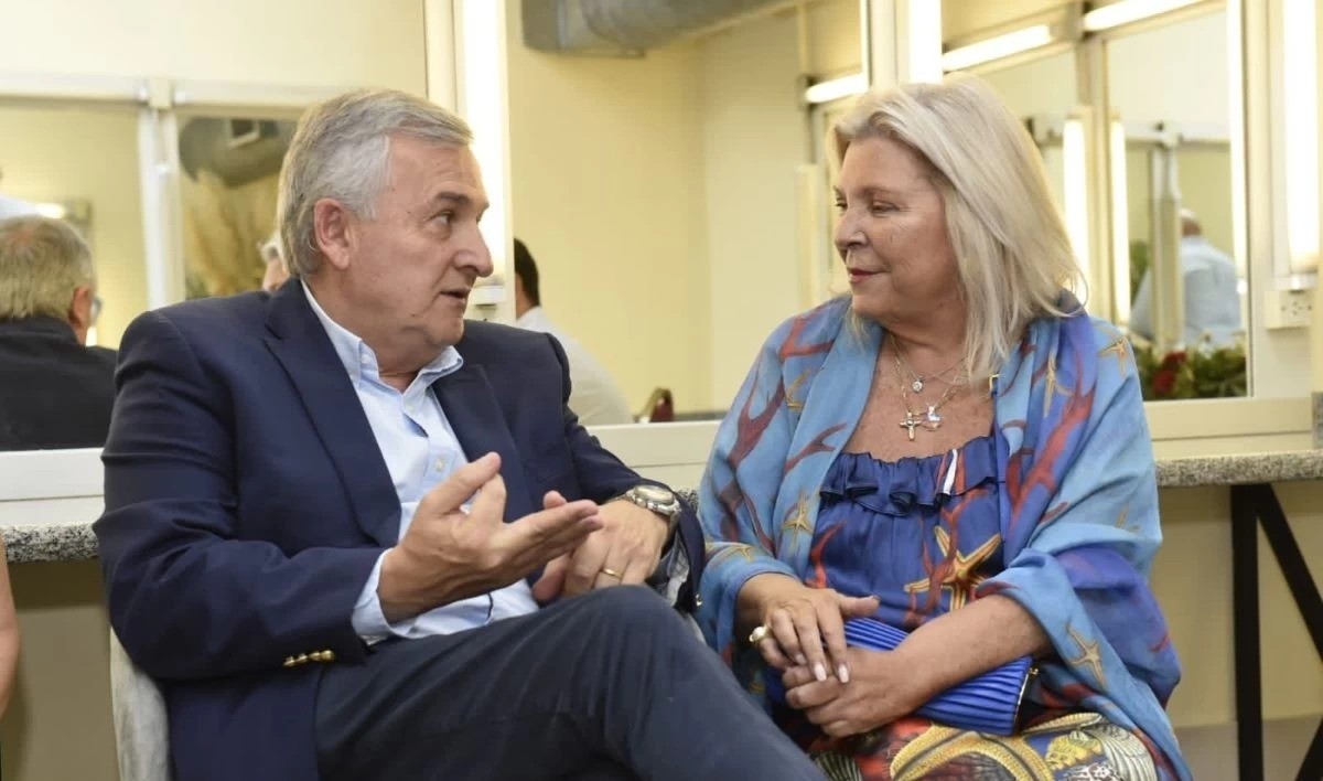 Morales lanza su candidatura a la Presidencia junto a Carrió y la primera plana del radicalismo | Nacionales