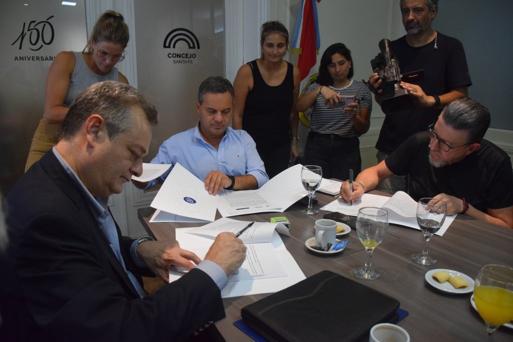 Terrenos nacionales en la ciudad: El Concejo firmó convenio con UTN y UCSF | Legislativas