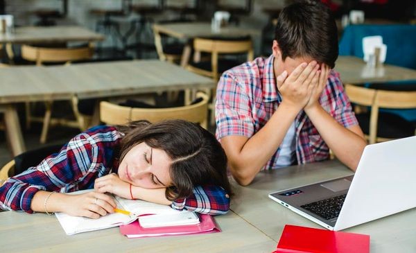 Más del 70% de los adolescentes argentinos tienen "somnolencia diurna" | Información General