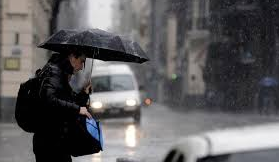 La lluvia llegó para quedarse al menos hasta el fin de semana en la ciudad | Información General