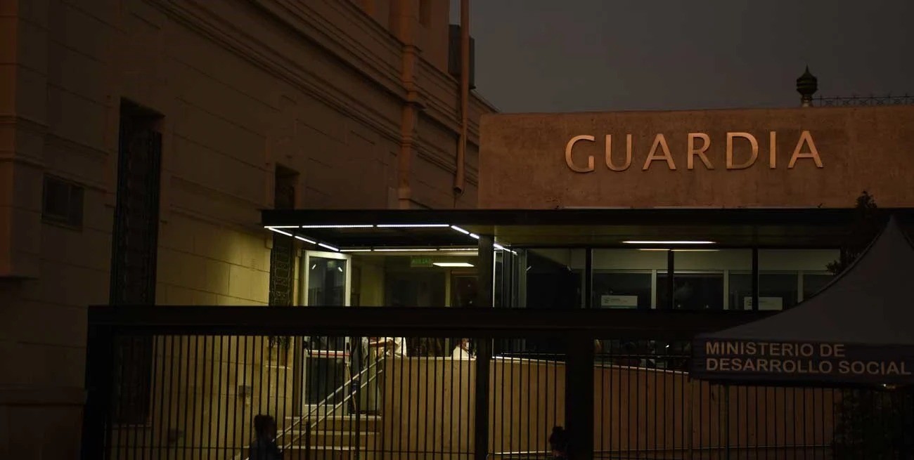 Lo atacaron entre seis y le dispararon en el hombro para robarle la moto | Policiales