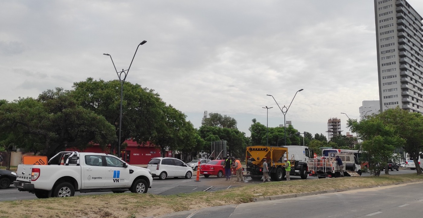 Tránsito complicado en Avenida Alem por obras de bacheo de Vialidad nacional | Información General