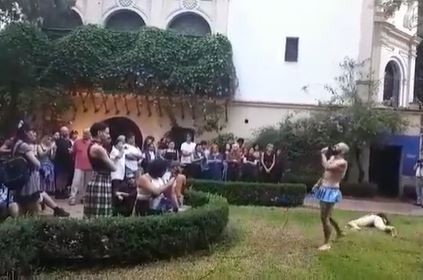 Escándalo viral por una performance sobre la pobreza en el Museo Fernández Blanco | Redes