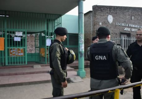 "Con las criaturas no se jode", la amenaza narco dejada junto a una bala en una escuela de Rosario | Noticias