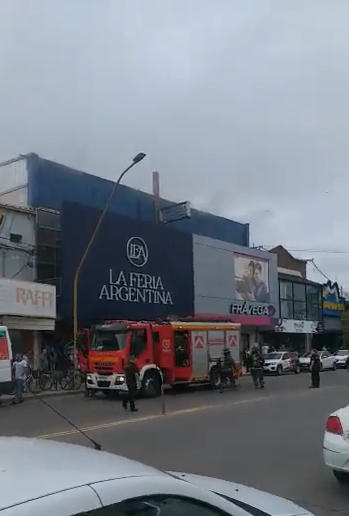 Se incendia el depósito de una reconocida tienda en Aristóbulo del Valle al 6200 | Noticias