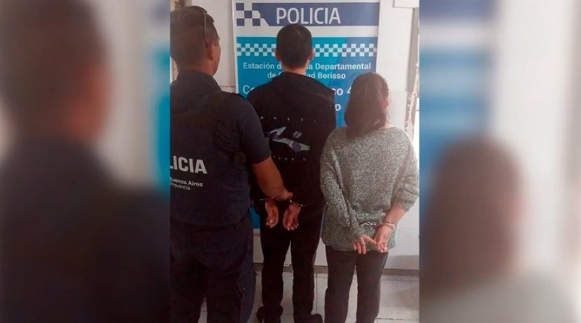 "Se estaba portando mal": pareja detenida por abandonar a su hijo en la calle | Nacionales