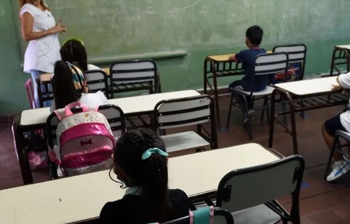 Docente "zamarreó" a una alumna, la despidieron con causa pero ahora deberán pagarle indemnización | Nacionales
