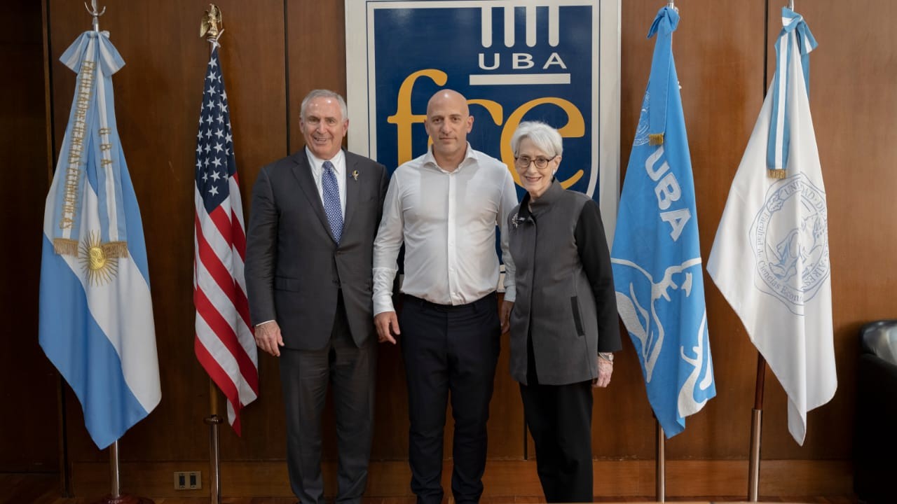 La Subsecretaria de Estados de EEUU, en la UBA: "Si bien la democracia es imperfecta e incompleta, es la mejor opción" | Nacionales