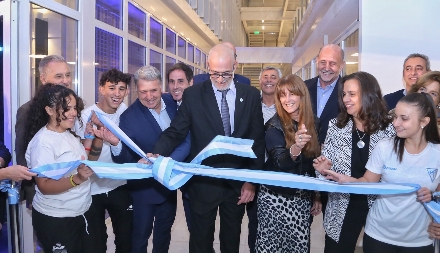 Omar Perotti inauguró el nuevo edificio del Instituto Superior de Educación Física de Rosario | Noticias
