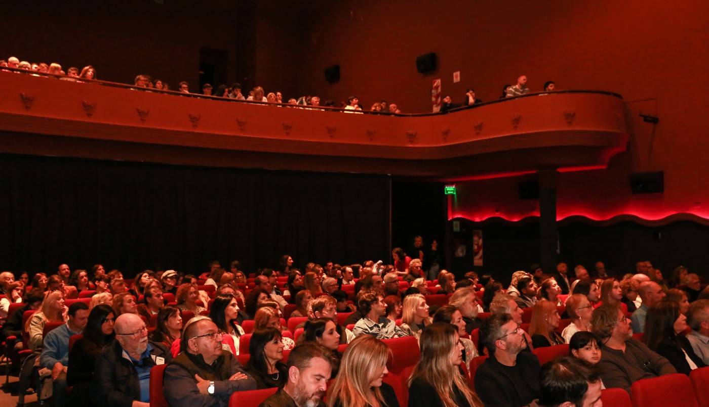 La coproducción argentino- española Empieza el Baile preestrenó en el El Cairo de Rosario | Espectaculos