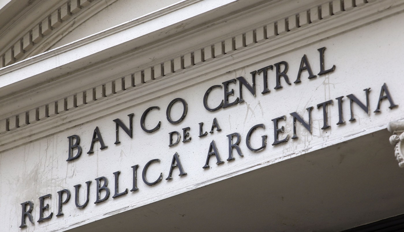 En medio de la crisis cambiaria y la inflación descontrolada, Banco Central subió al 81% las tasas | Nacionales