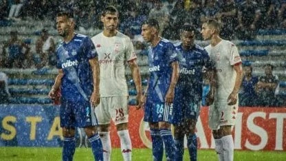 Bajo la lluvia, Huracán perdió por la mínima ante Emelec | Deportes