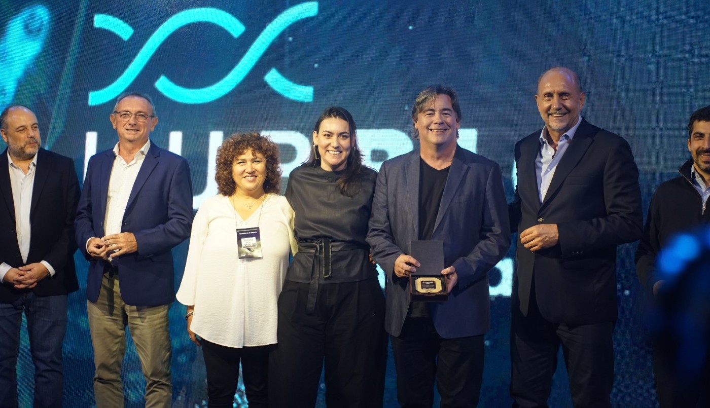 Distinguen a investigadores e investigadoras por sus aportes en ciencia y tecnología | Información General