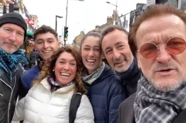 La emoción de turistas argentinos al encontrarse con Bono, líder de U2 | Nacionales