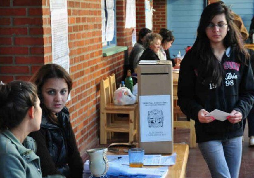 Piden al Tribunal Electoral que permita votar a jóvenes de 16 y 17 años en Santa Fe | Noticias