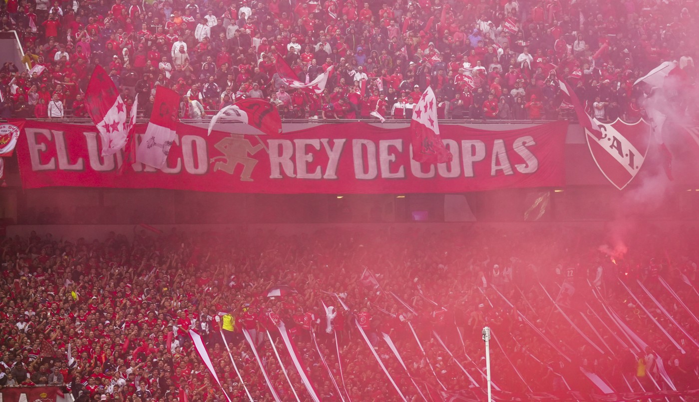 Donó dinero para Independiente y lo escracharon por no pagar la manutención | Nacionales