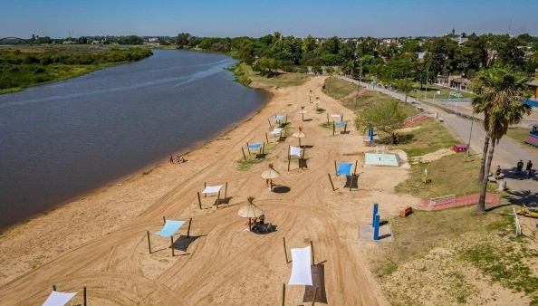 Santo Tomé: Investigan la aparición del cadáver de una mujer en plena costanera | Policiales