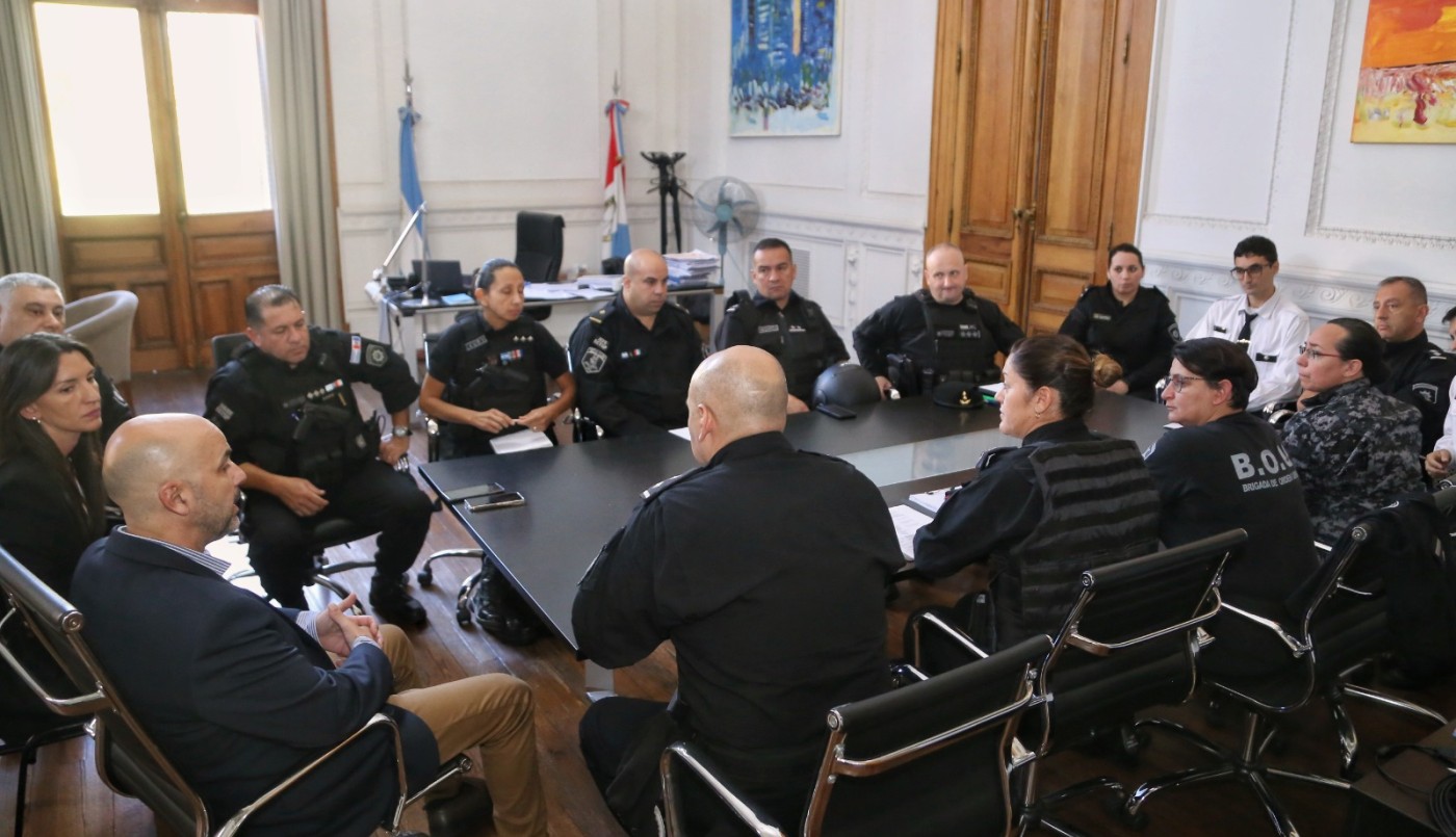 Brilloni se reunió con las áreas de telefonía, despacho y monitoreo del 911 | Información General
