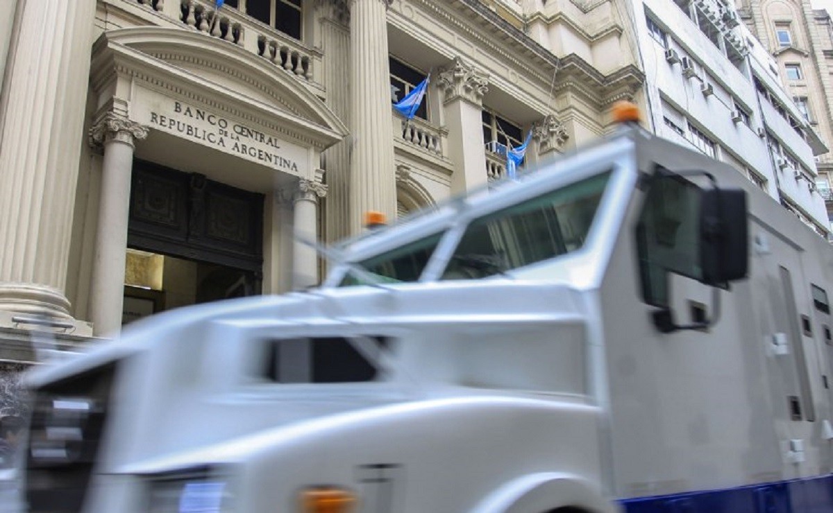 Las reservas siguen cayendo y están a punto de perforar los US$ 35.000 millones | Nacionales